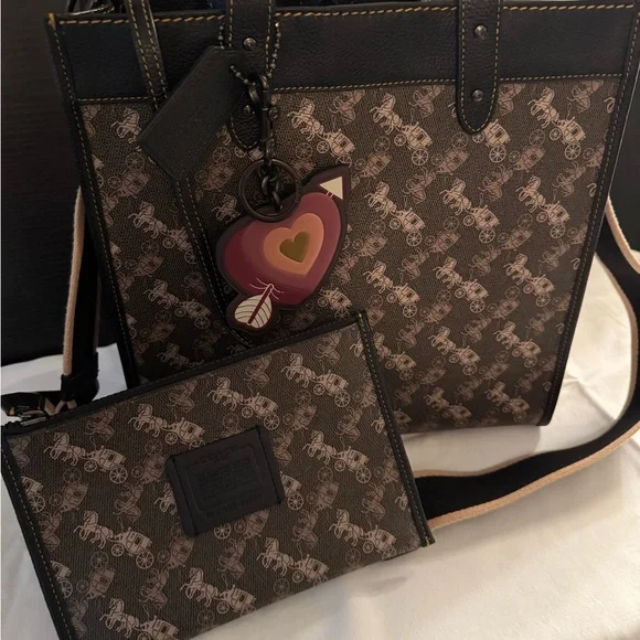 Coach Black and Brown Messenger Bag - Picture 3 of 4